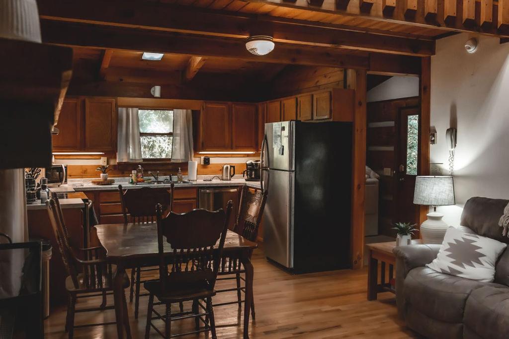 Creekside Overlook At 36 North Cabin - Fireplace Purlear 외부 사진