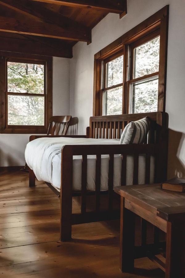 Creekside Overlook At 36 North Cabin - Fireplace Purlear 외부 사진